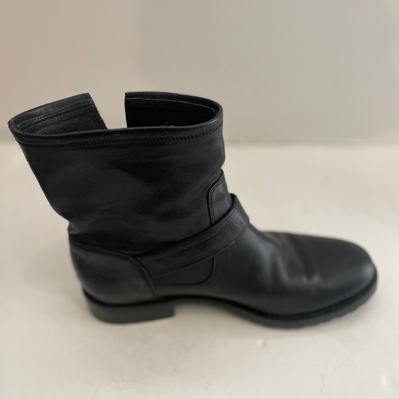 Women’s Natalie short engineer Frye boots
Size: 9literally worn once. - Picture 4 of 9